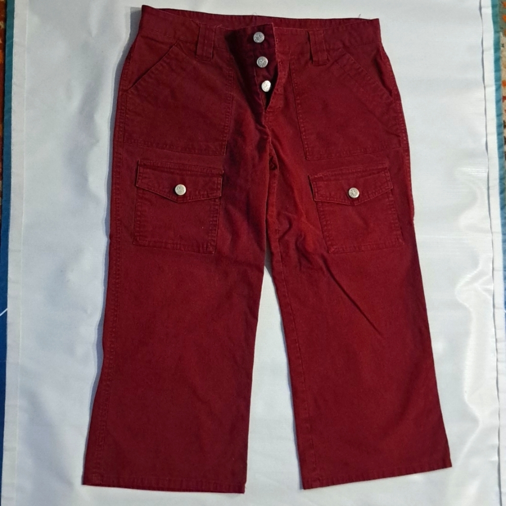 BURGUNDY SIZE 8 CAPRIS LIKE NEW